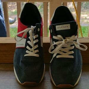 Tommy Hilfiger Men's Black and Red Sneakers